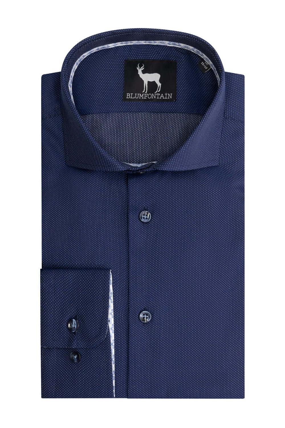 Blumfontain polkadot navy katoenen overhemd met subtiele polkadots, veelzijdig en stijlvol.