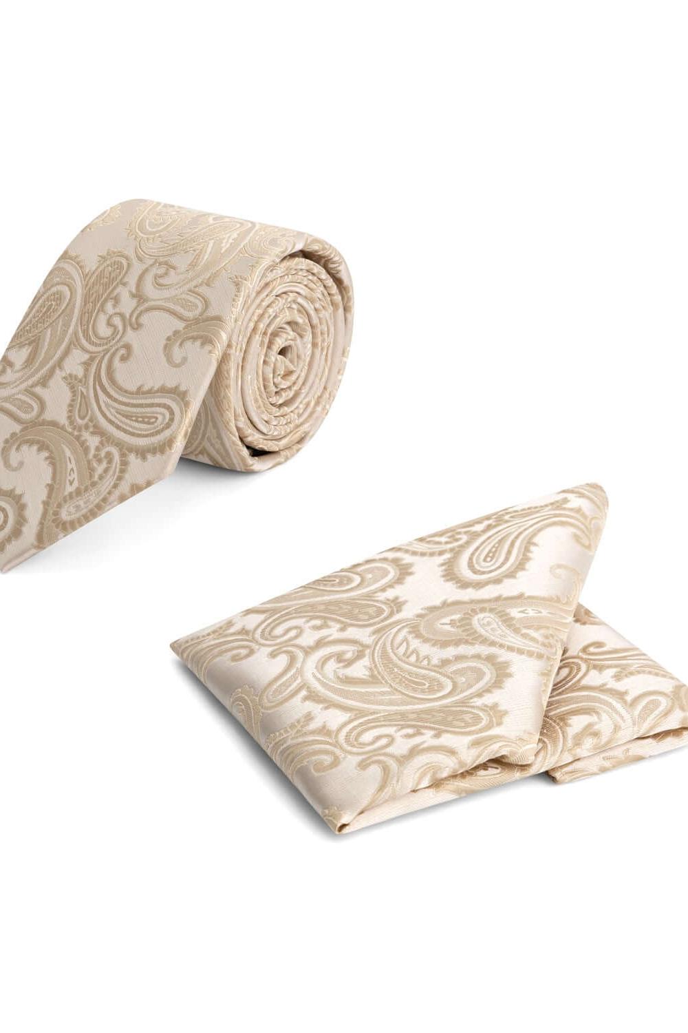 Stropdas + Pochet - Champagnebeige (Paisley) featuring a paisley pattern in soft champagne beige colors.