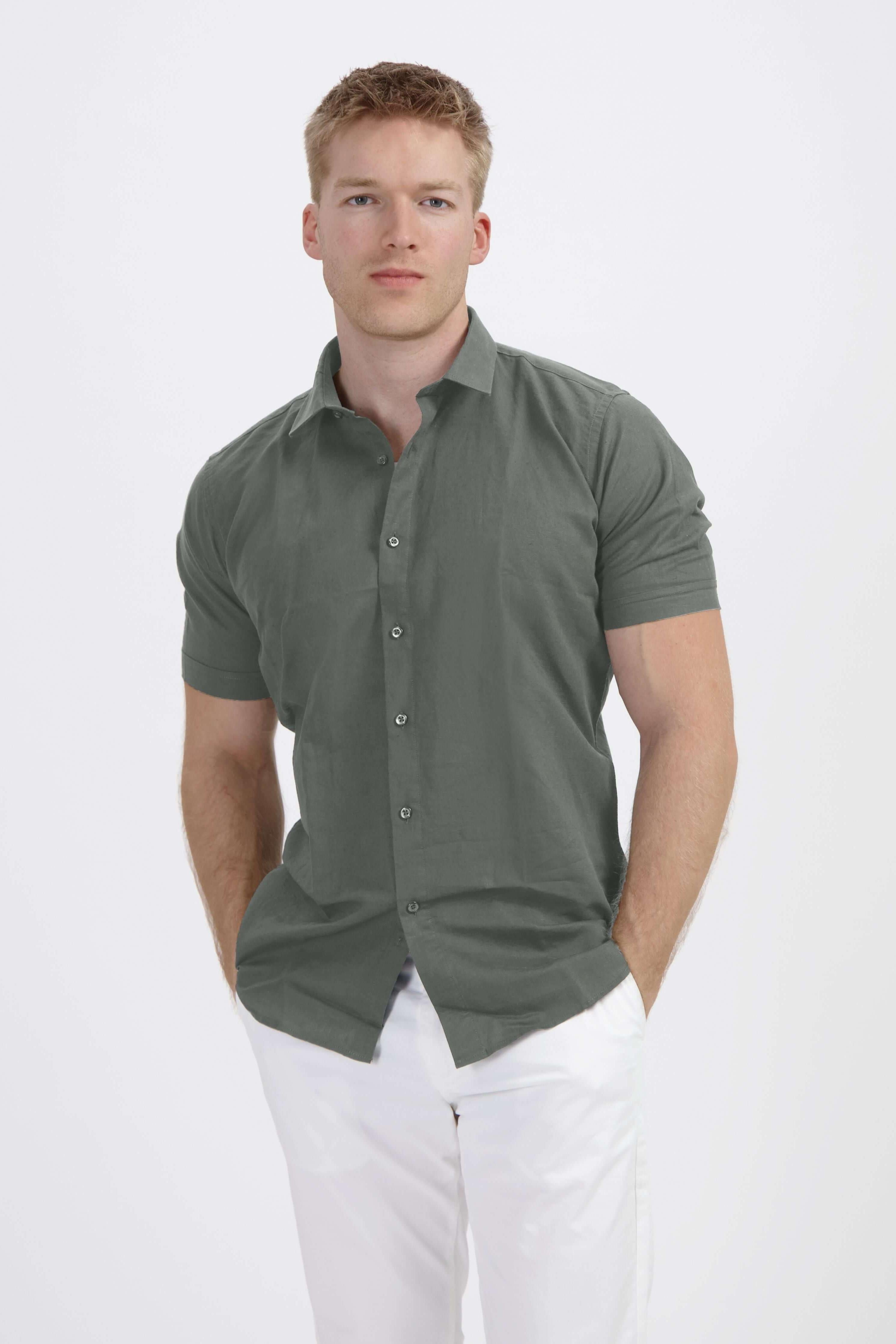 Korte mouw linnen katoen grijs-groen overhemd, ademend met subtiele structuur, casual mode.