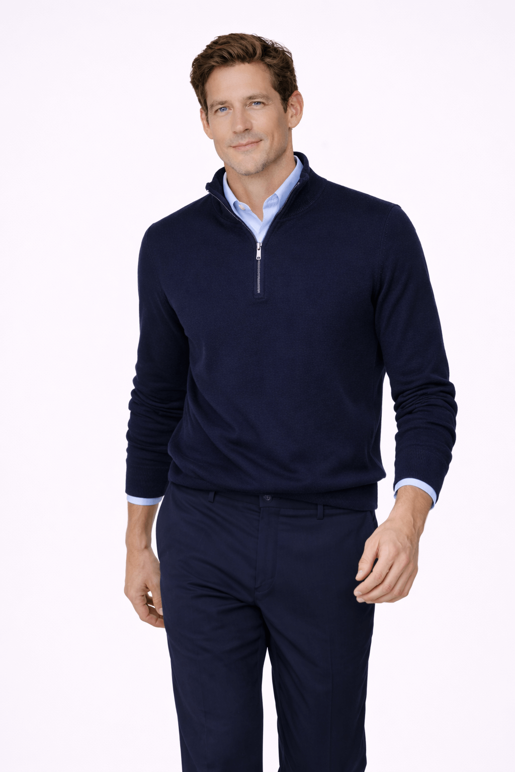 Model in navy zip sweater paired with matching pants showcasing a Ton-sur-ton look.