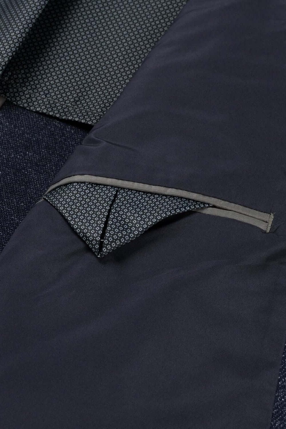 Detail van de binnenzak van het Colbert stretch ruit blauw met subtiele ruit en luxe afwerking.