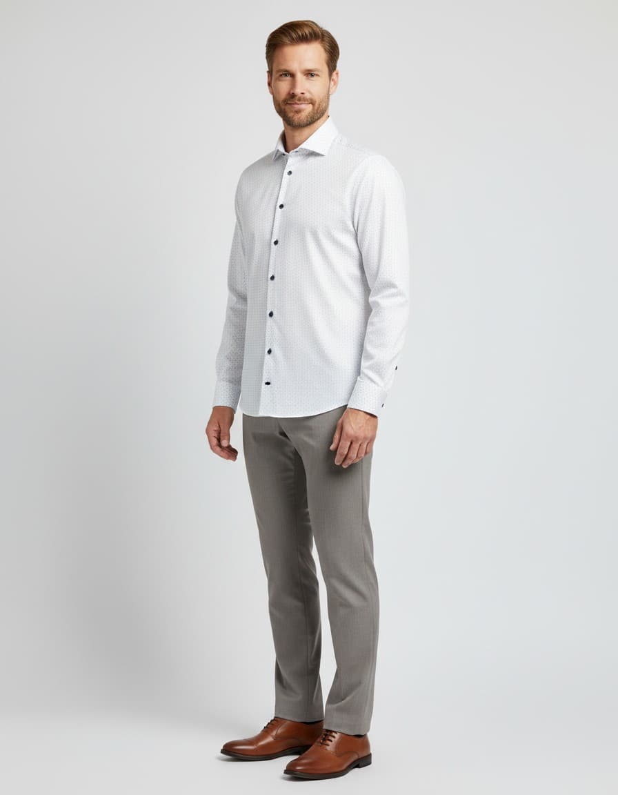 Hemd Blumfontain Blütenprint Hellblau — auf dem Model