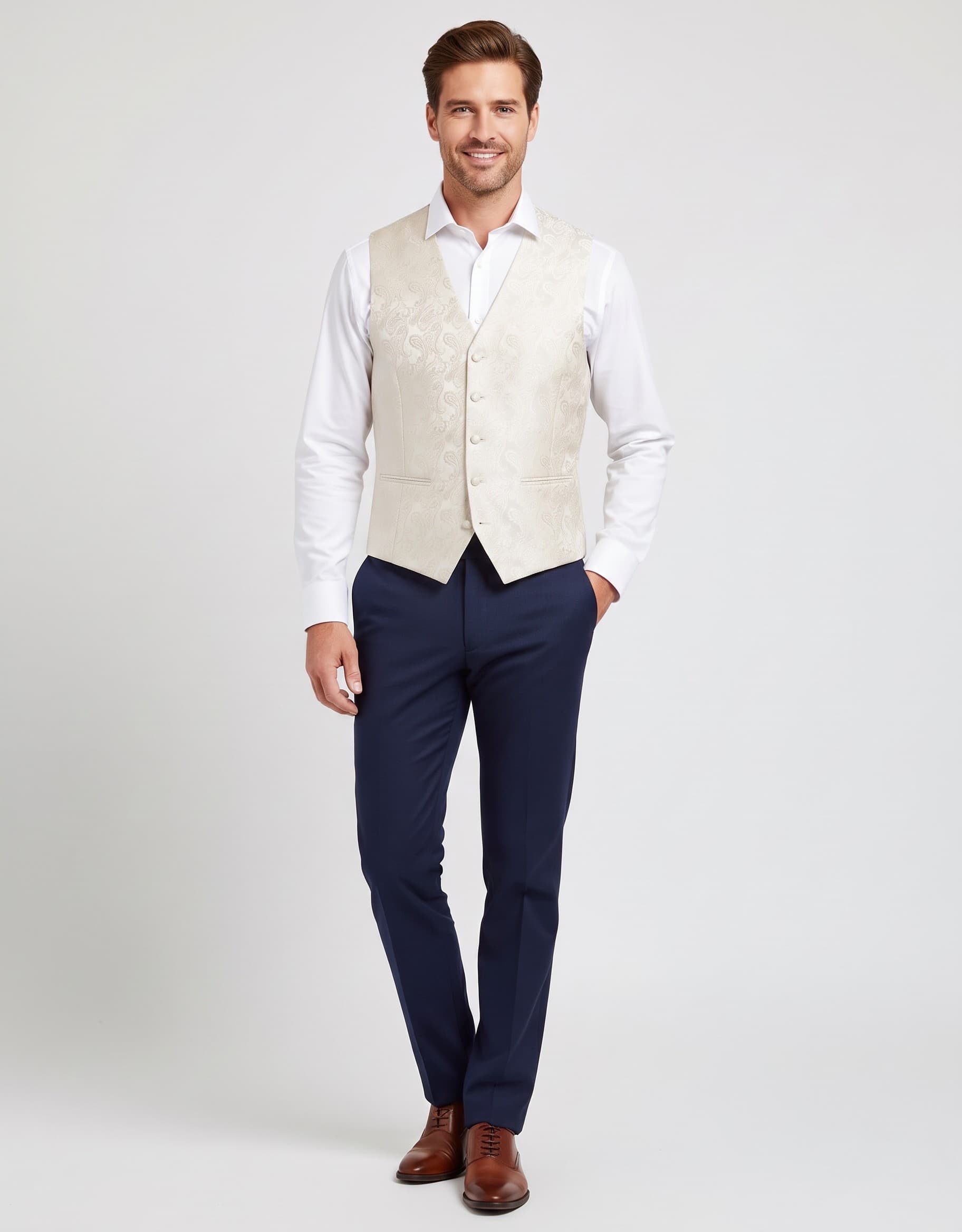 Weste Paisley Champagnerbeige — op model