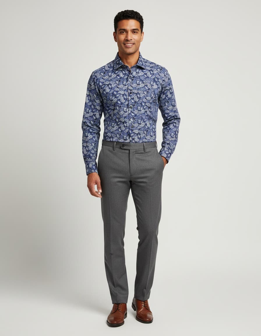 Hemd Blumfontain paisleyprint blauw — op model