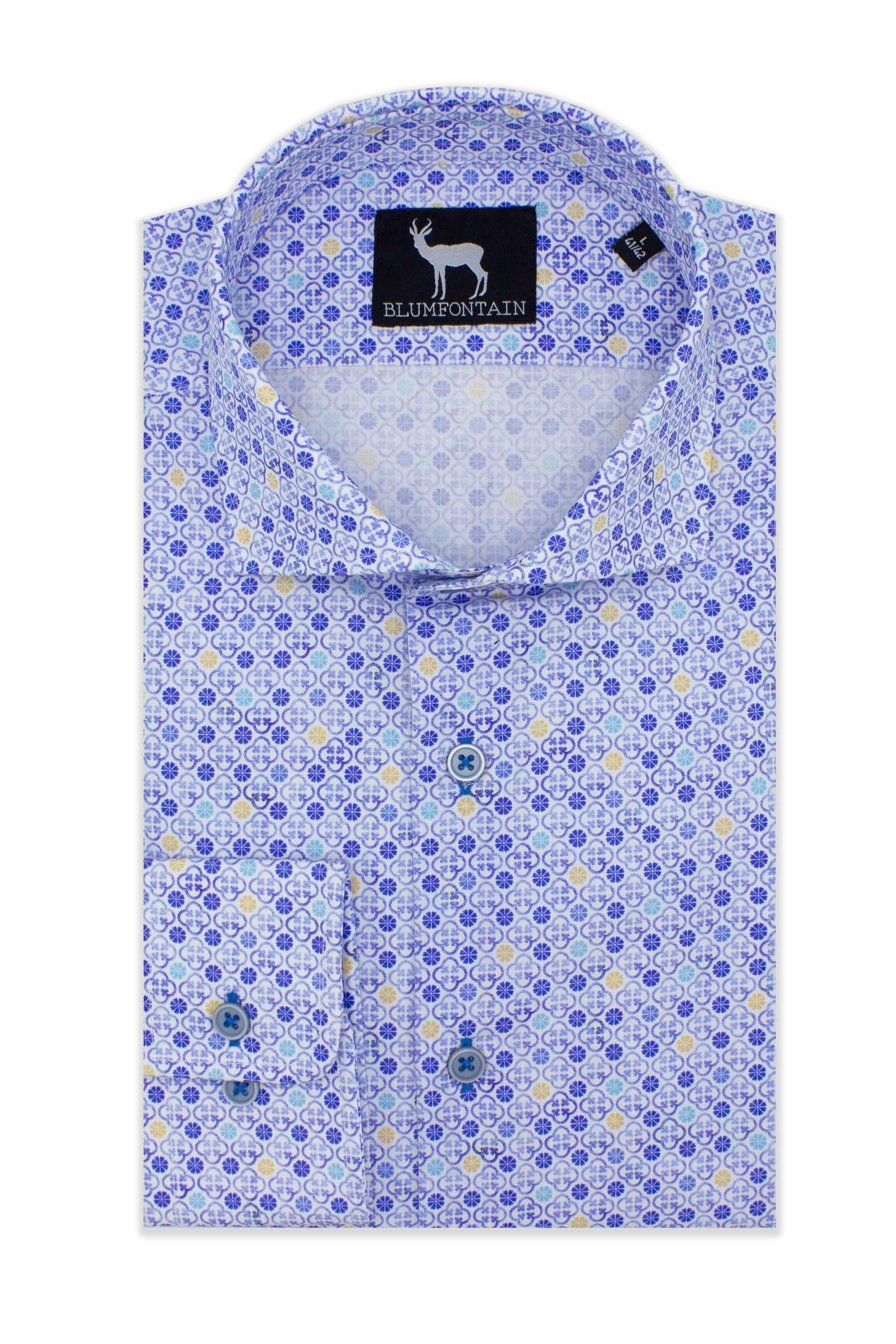 Blumfontain print wit-blauw met een gedetailleerd patroon op een herenoverhemd.