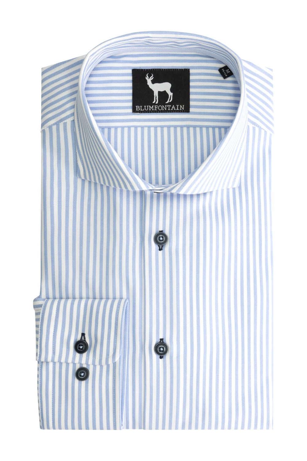 Blumfontain streep blauw-wit overhemd met spreadkraag en blauw-witte strepen.