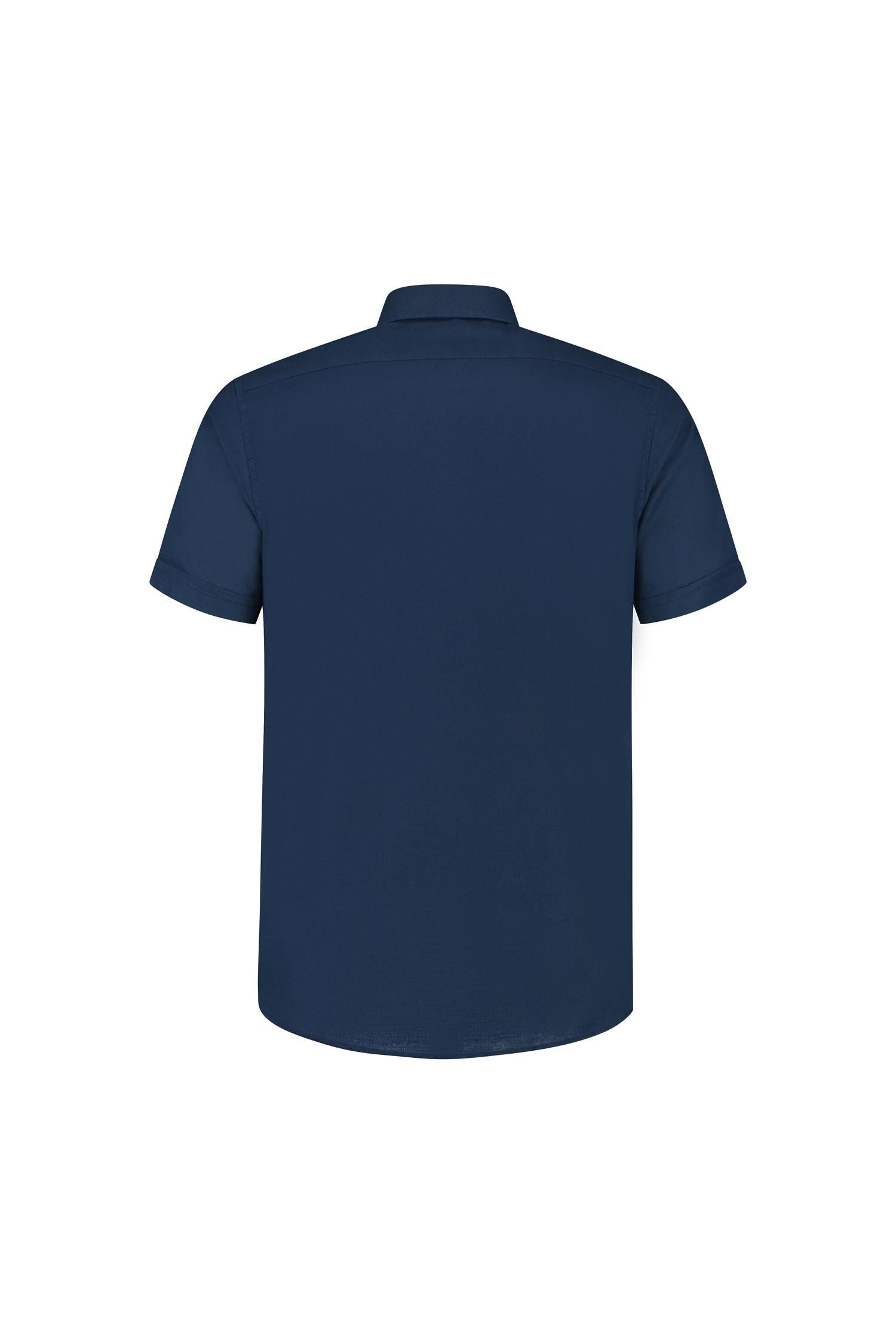 Achteraanzicht van een blauwe korte mouw linnen katoen blauw shirt met moderne snit.