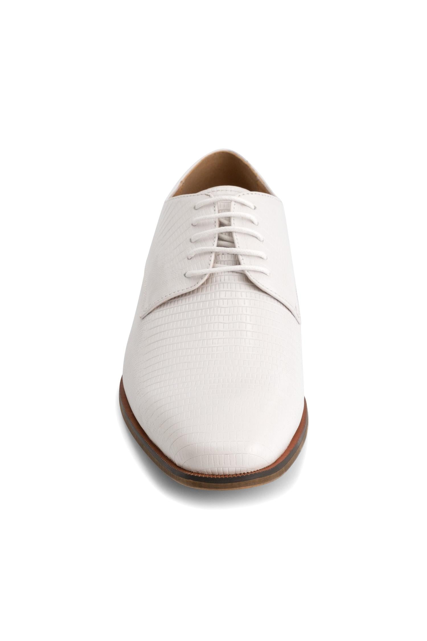 Veterschoen leer structuur wit