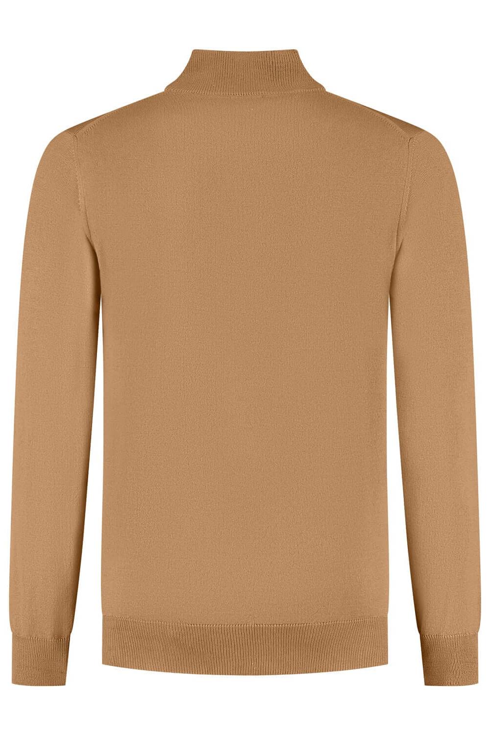 Halfzip merinoblend camel - achteraanzicht van de strakke camel halfzip met ademend comfort en structuur.