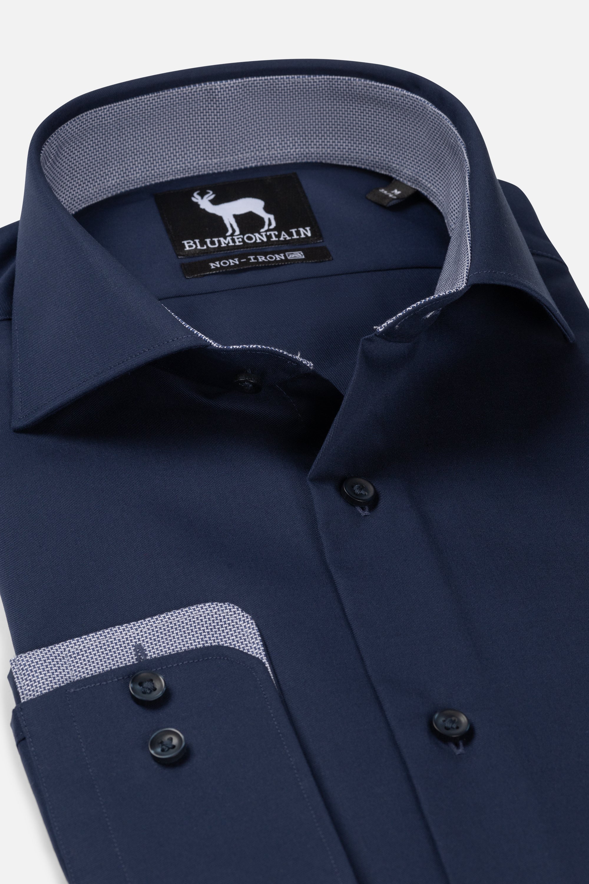 GENTS Blumfontain NOS navy cotton-elastane shirt with non-iron finish and modern fit.