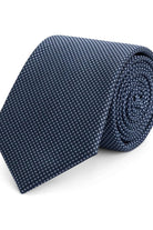 Stropdas zijde print kleine vakjes navy-zilver van 100% zijde met navy-zilver vakjesprint.