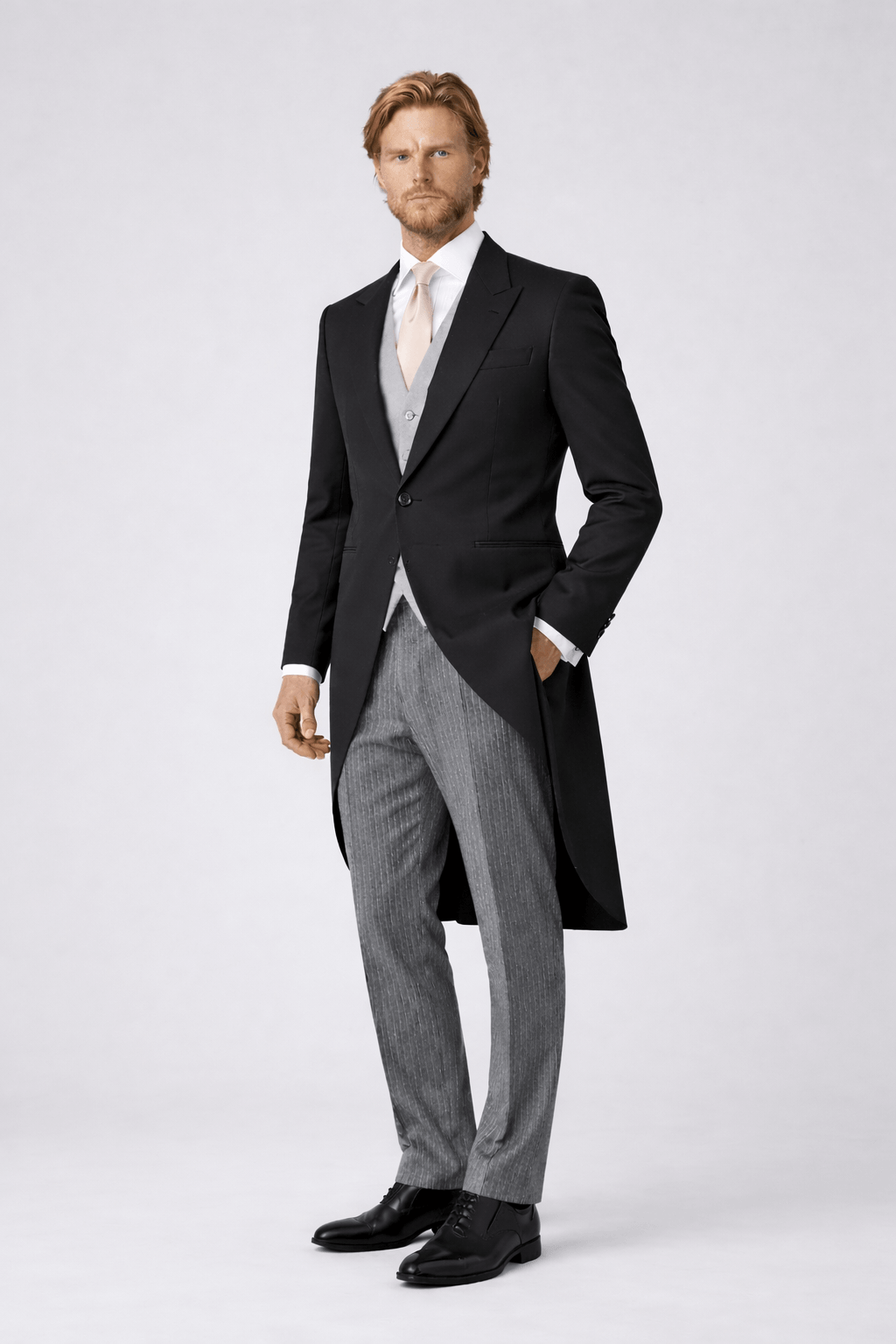 Jacquet compleet: modern gentleman in a refined suit ensemble for a timeless look.