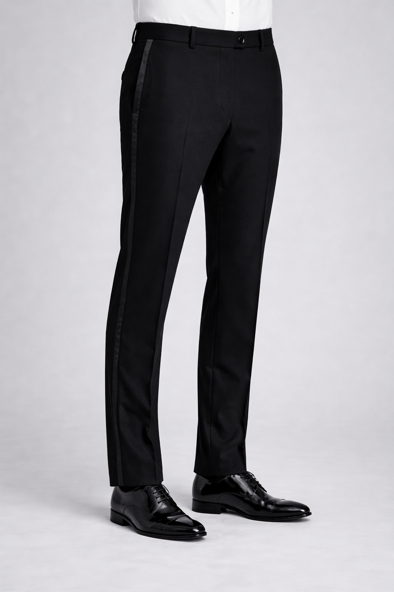 Broek smoking - rokkostuum met rok-smok detail, elegant ontwerp en perfecte pasvorm.