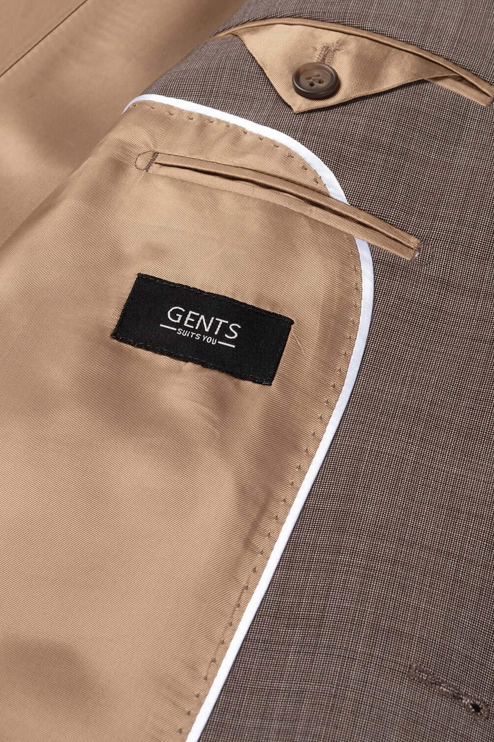 Pak melange cacao-bruin met reverskraag en scherpe afwerking, ideale keuze voor zakelijke gelegenheden.